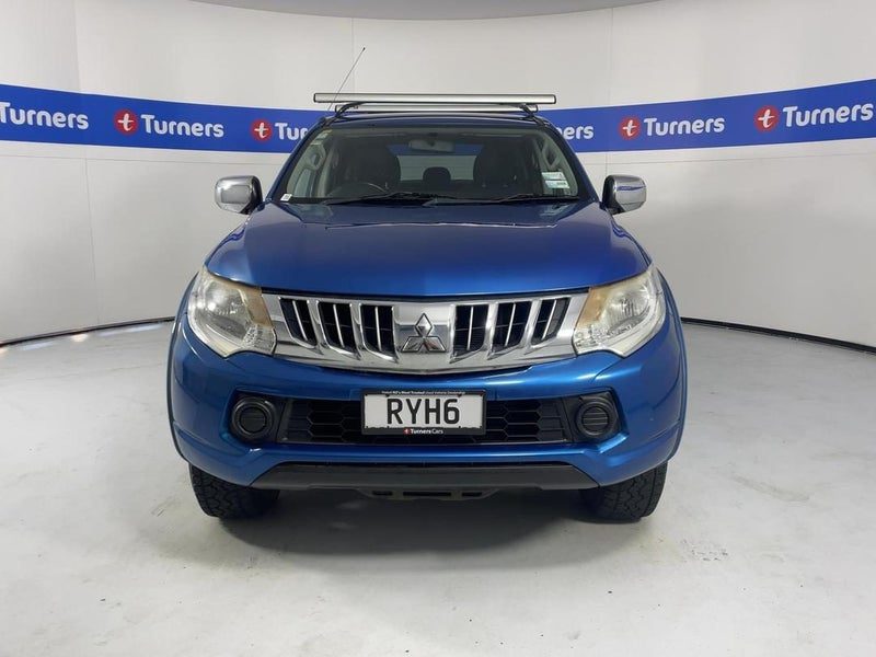 2015 Mitsubishi Triton D/CAB Glxr 2WD, photo 2
