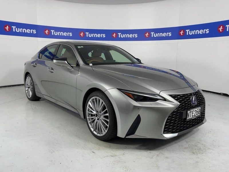 2021 Lexus IS 300h Limited