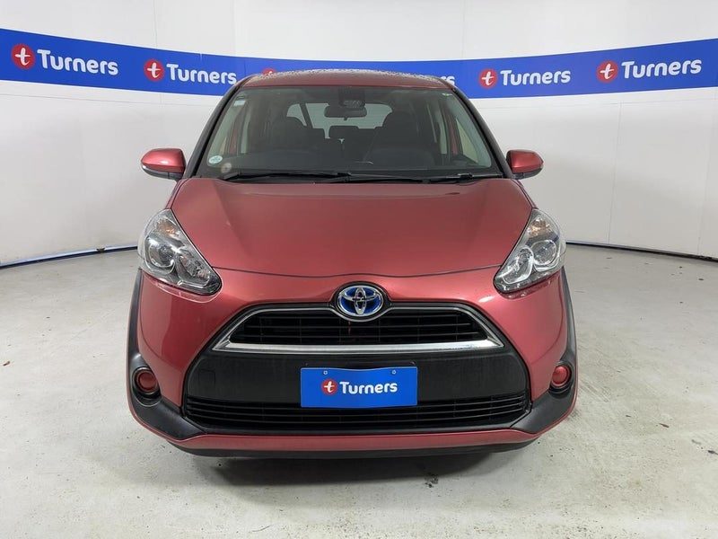 2017 Toyota Sienta, photo 2