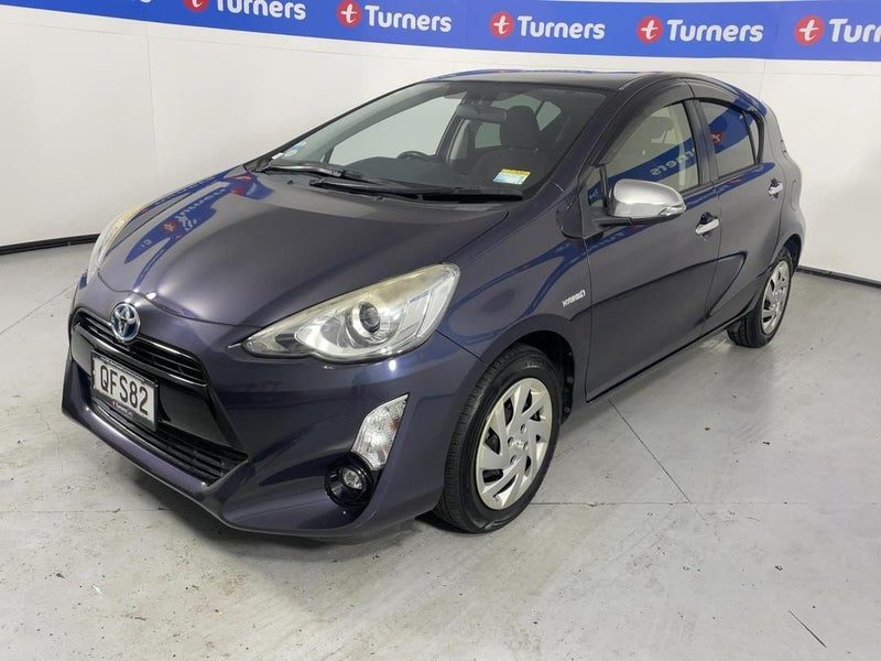 2015 Toyota Aqua, photo 3