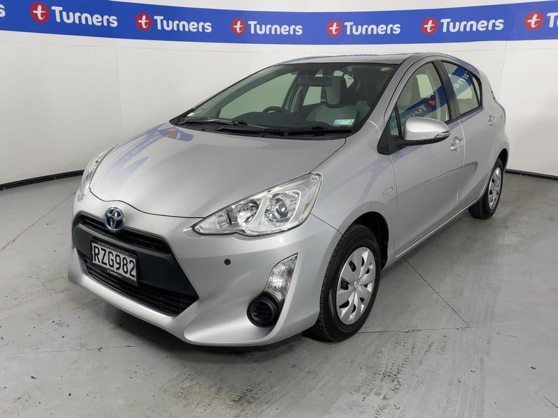 2016 Toyota Aqua, photo 3