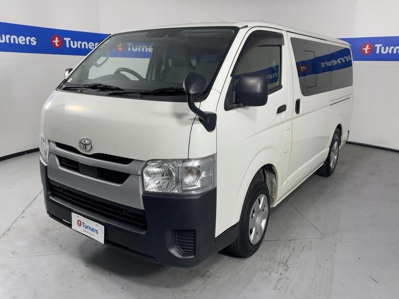 2022 Toyota Hiace, photo 3
