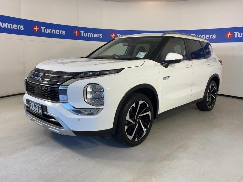 2025 Mitsubishi Outlander XLS, photo 3