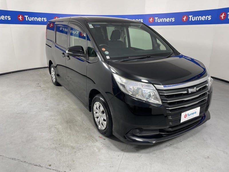 2014 Toyota Noah Voxy