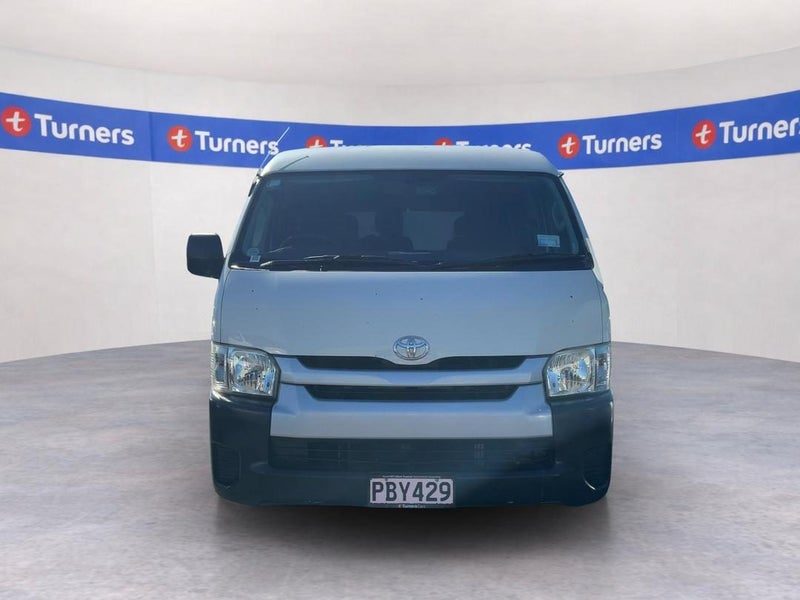 2014 Toyota Hiace, photo 2