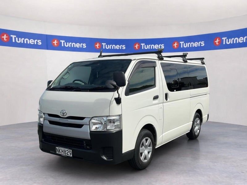 2017 Toyota Hiace, photo 3