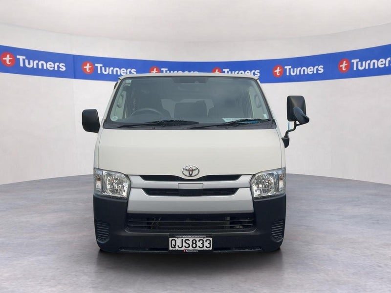 2018 Toyota Hiace, photo 2
