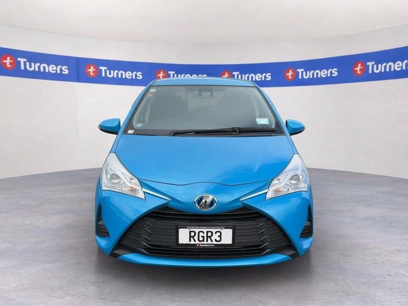 2018 Toyota Vitz, photo 2
