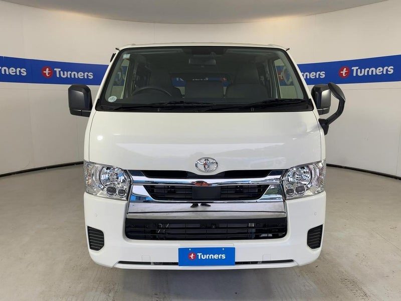 2026 Toyota Hiace, photo 2