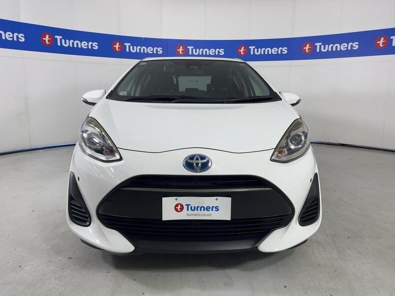 2018 Toyota Aqua, photo 2