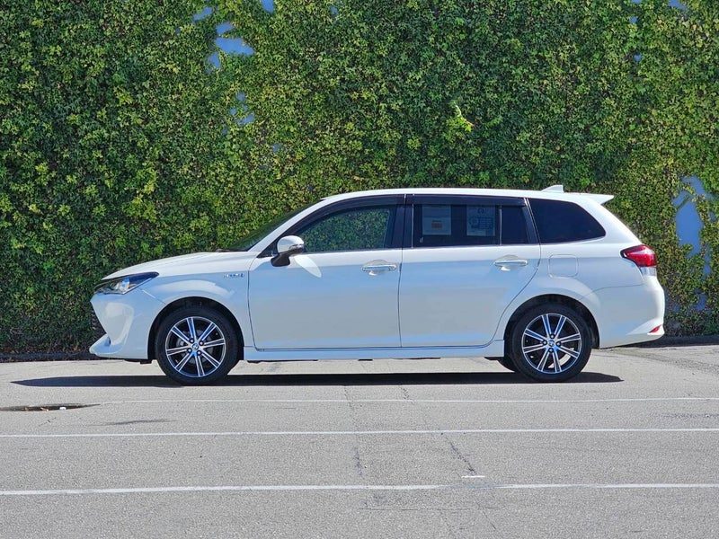 2015 Toyota Corolla Fielder, photo 3