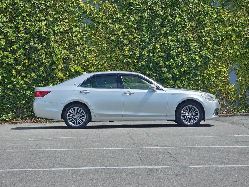 2015 Toyota Crown 2.5 Hybrid Royal Saloon, photo 2