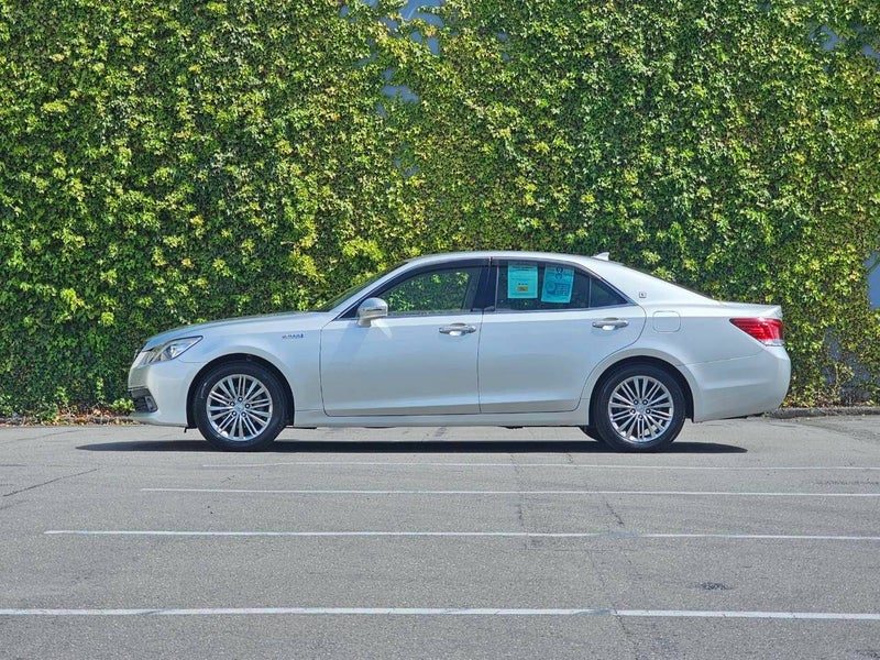 2015 Toyota Crown 2.5 Hybrid Royal Saloon, photo 3