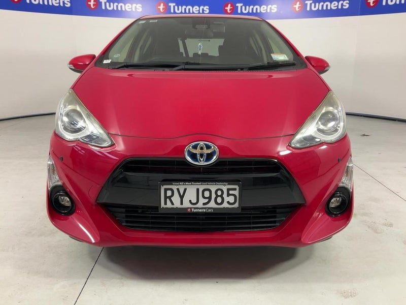 2016 Toyota Aqua, photo 2