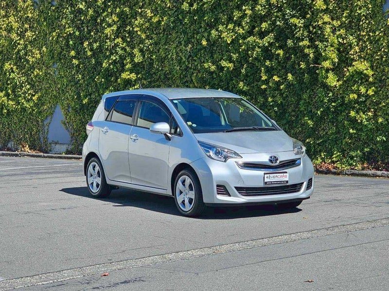 2015 Toyota Ractis 1.5 Push Button Start, photo 2