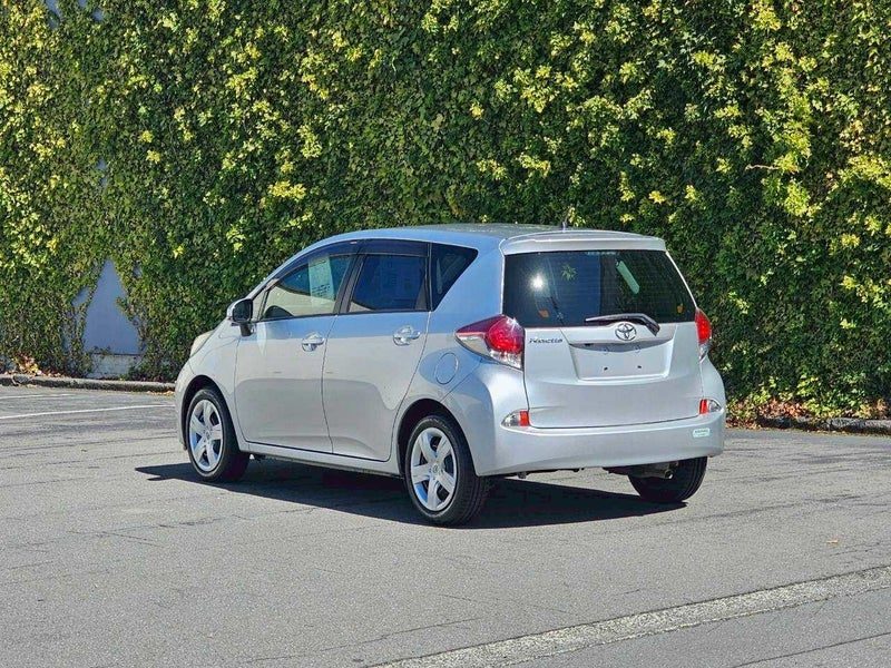 2015 Toyota Ractis 1.5 Push Button Start, photo 3