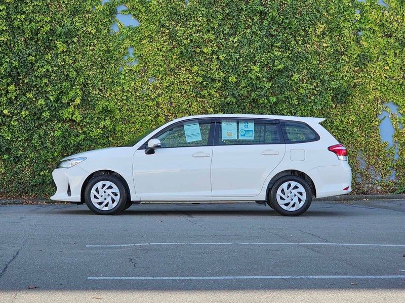 2021 Toyota Corolla Fielder Hybrid Push Button, photo 2