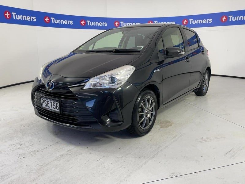 2017 Toyota Vitz, photo 3