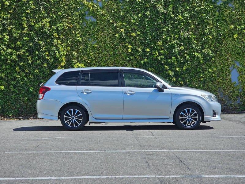 2014 Toyota Corolla Fielder Hybrid Push Button, photo 2