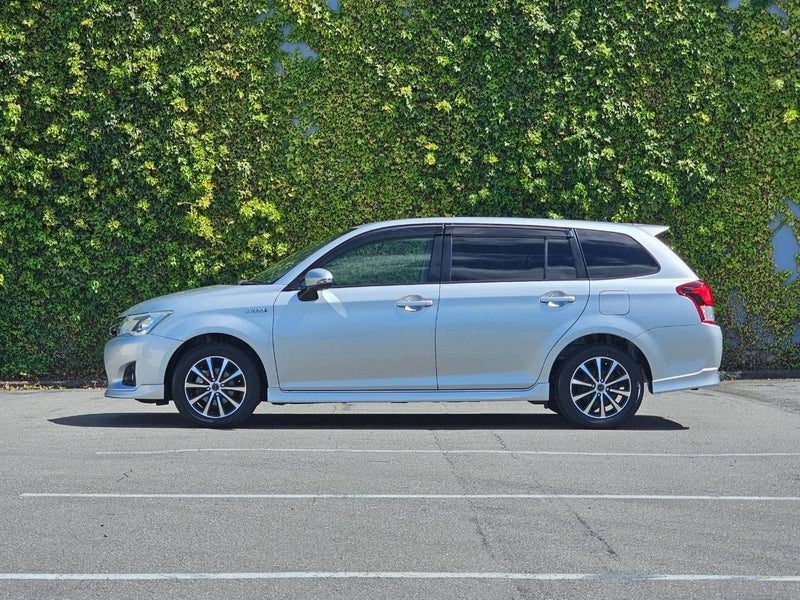 2014 Toyota Corolla Fielder Hybrid Push Button, photo 3