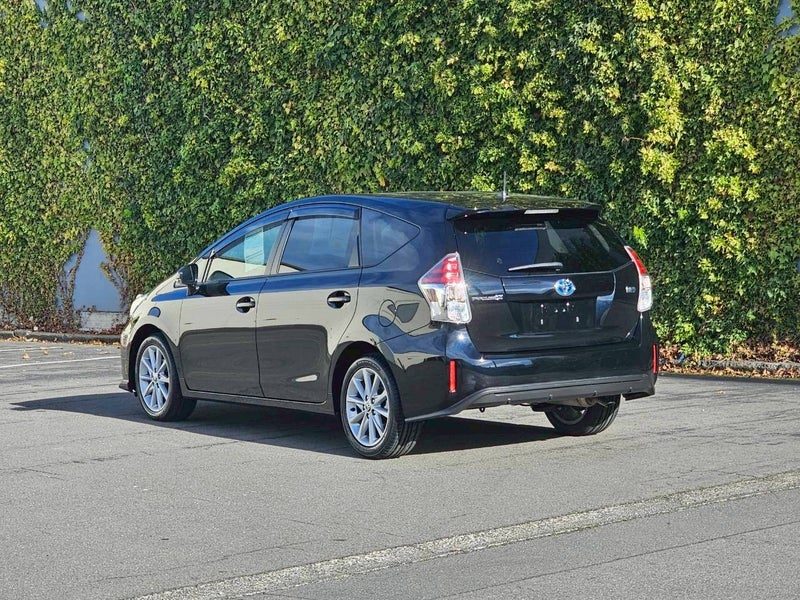 2021 Toyota Prius Alpha S Touring | High Specs, photo 3