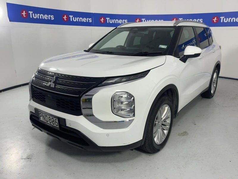 2022 Mitsubishi Outlander LS, photo 3