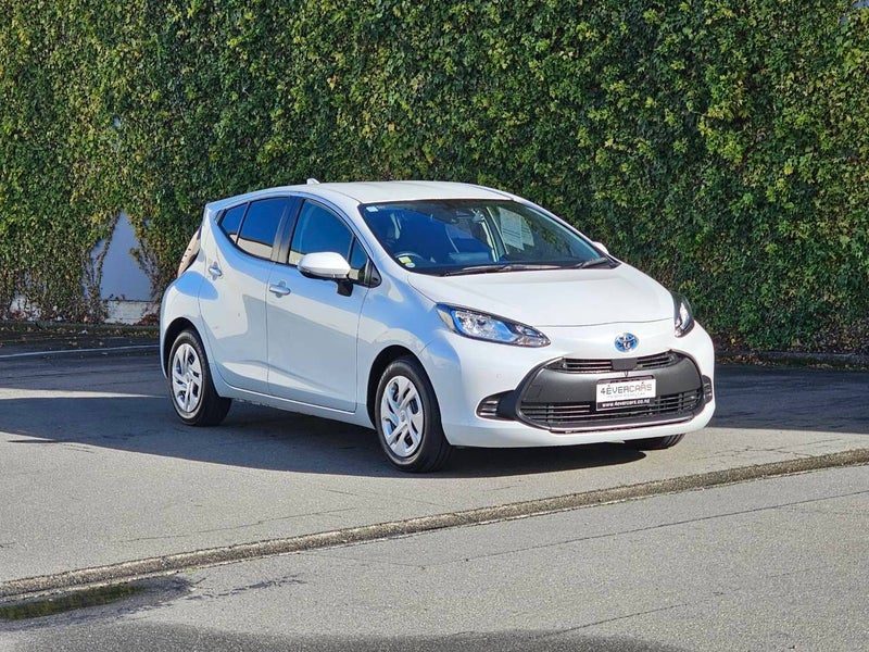 2021 Toyota Aqua Hybrid | High Specs, photo 2
