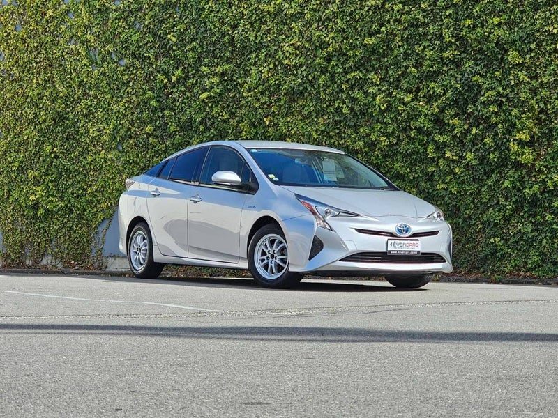 2017 Toyota Prius 1.8L Hybrid S Model