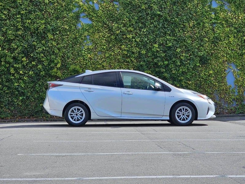 2017 Toyota Prius 1.8L Hybrid S Model, photo 2