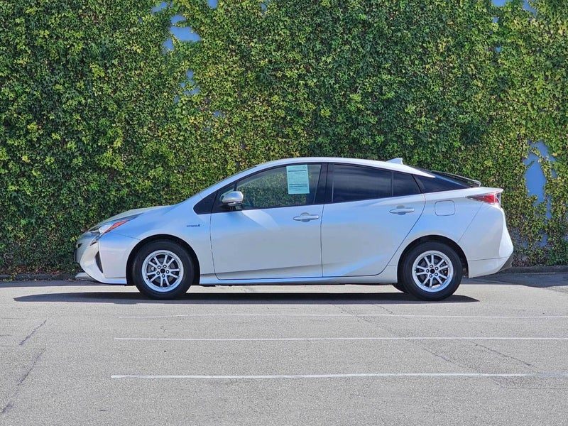 2017 Toyota Prius 1.8L Hybrid S Model, photo 3