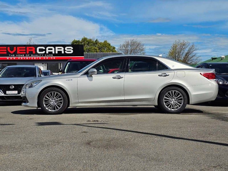 2015 Toyota Crown 2.5 Hybrid Royal Saloon, photo 3