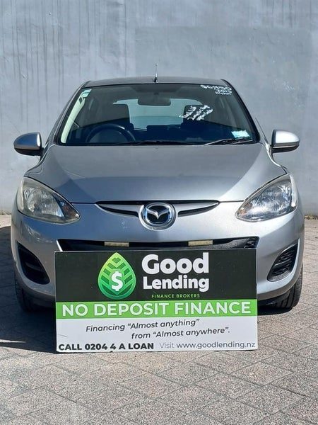 2013 Mazda 2, photo 2