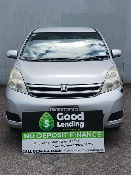 2009 Toyota Isis, photo 2