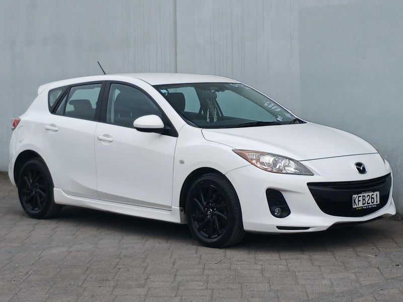 2013 Mazda 3 TIDY WHITE HATCH WITH A SPORTY LOOK