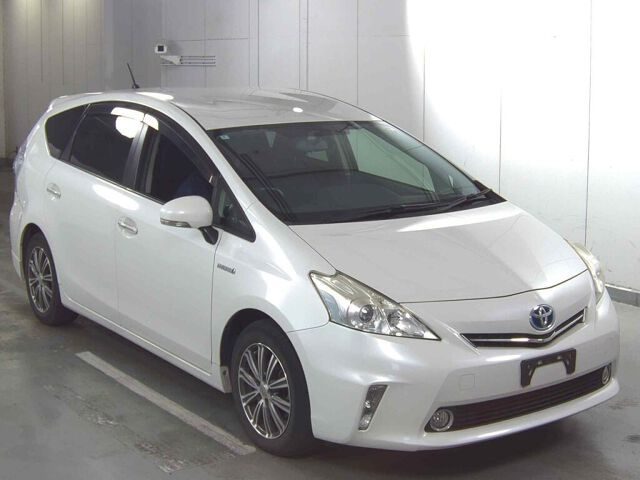 2014 Toyota Prius Alpha 7 Seater S Tune Black
