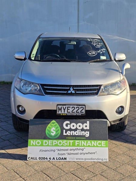 2011 Mitsubishi Outlander, photo 2