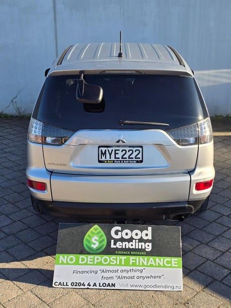2011 Mitsubishi Outlander, photo 3