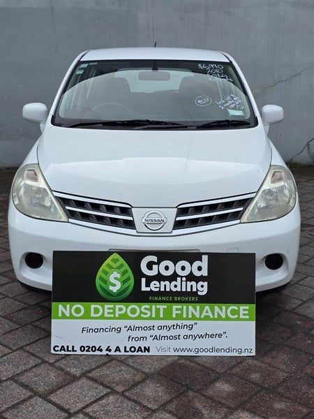 2010 Nissan Tiida, photo 2