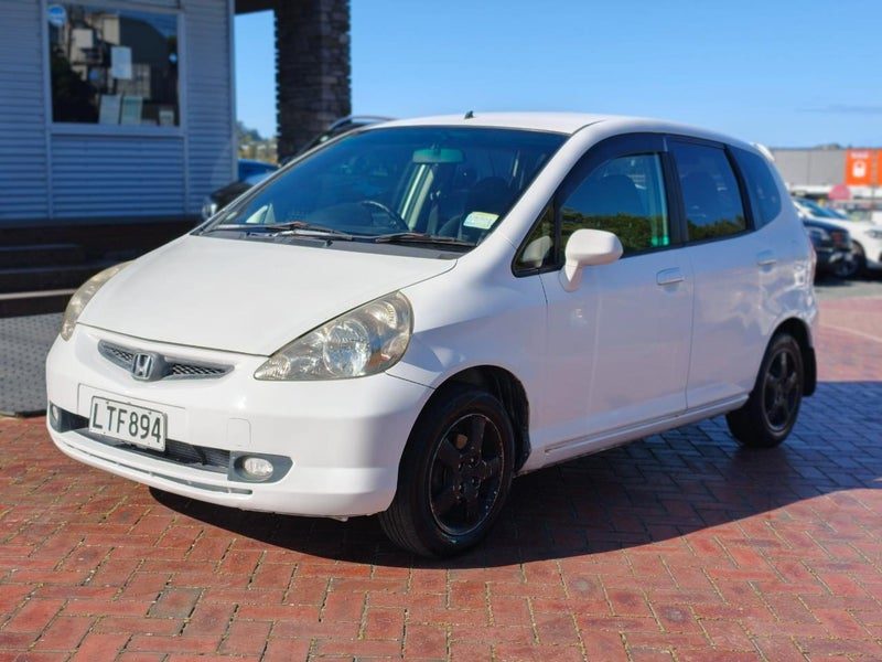 2004 Honda Fit, photo 3