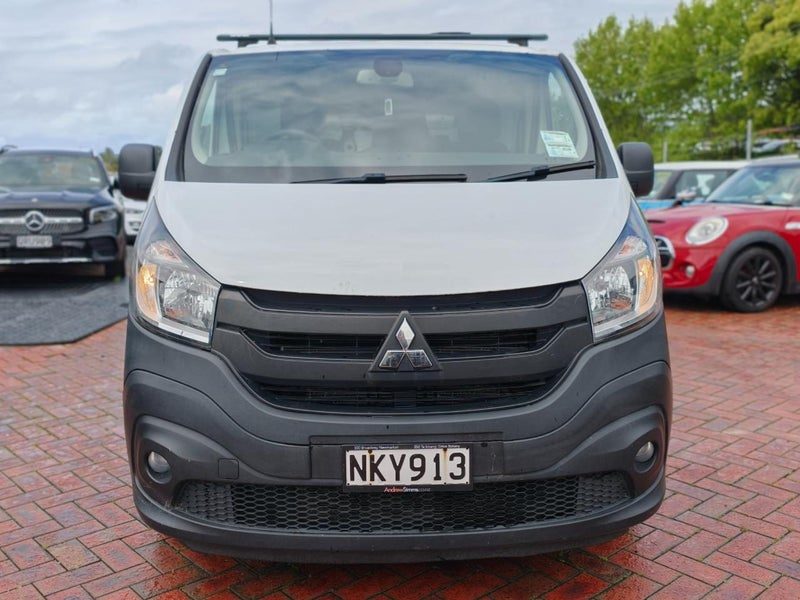 2021 Mitsubishi Express NZ NEW' LOW KMS; RUC a lot, photo 2