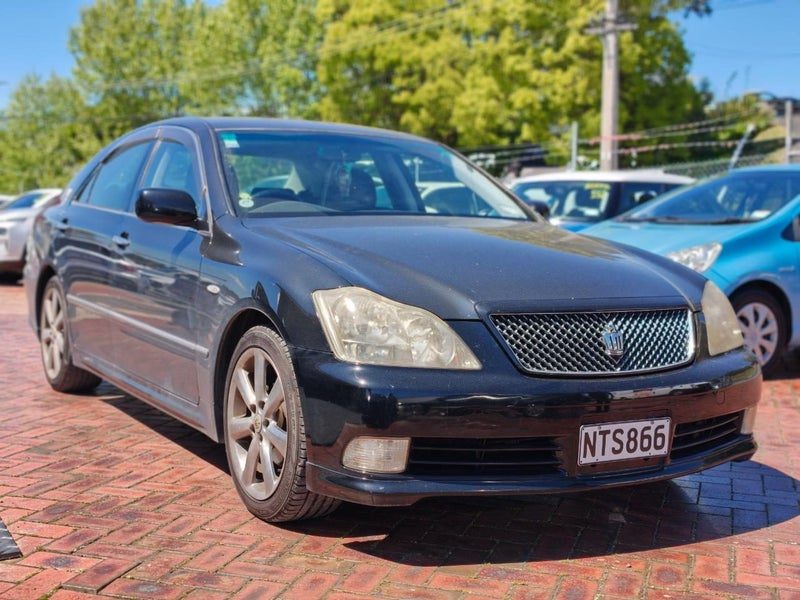 2005 Toyota Crown 3.0L; Reversing Camera