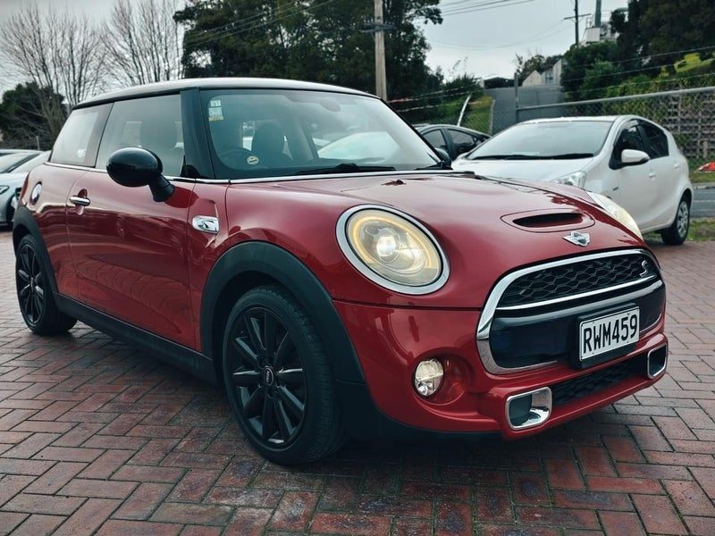 2015 MINI Cooper S Model; Reversing Camera; Tidy