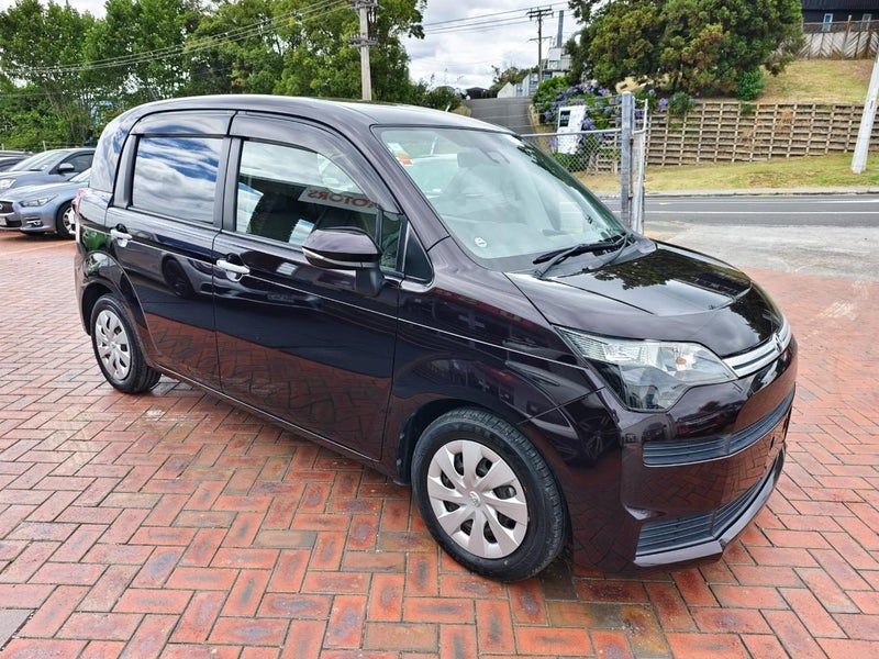 2016 Toyota Spade, photo 3