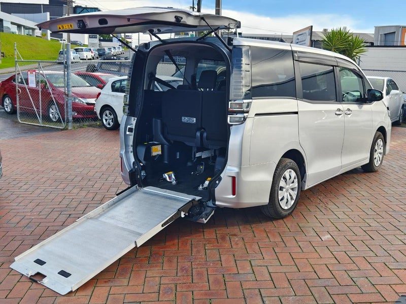 2019 Toyota Voxy 300kg ramp & 150kg restraints