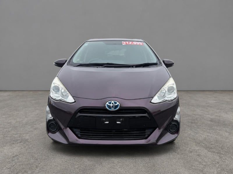 2015 Toyota Aqua G, photo 2