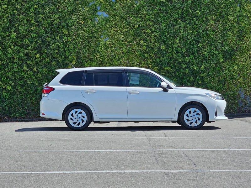 2021 Toyota Corolla Fielder Hybrid 47,850 Kms, photo 2