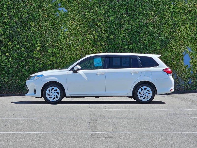 2021 Toyota Corolla Fielder Hybrid 47,850 Kms, photo 3