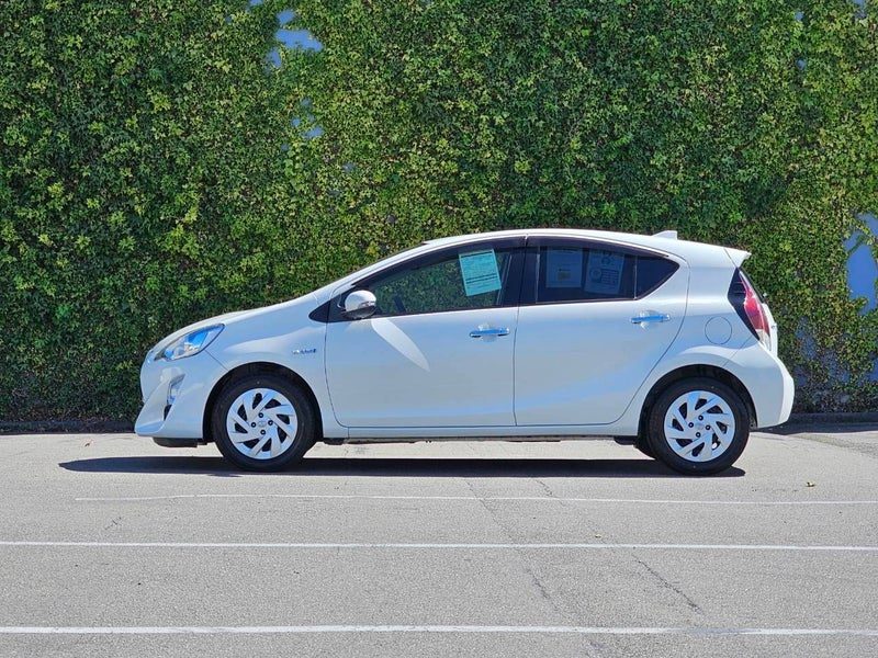 2017 Toyota Aqua 1.5 Hybrid | S Style Black, photo 3