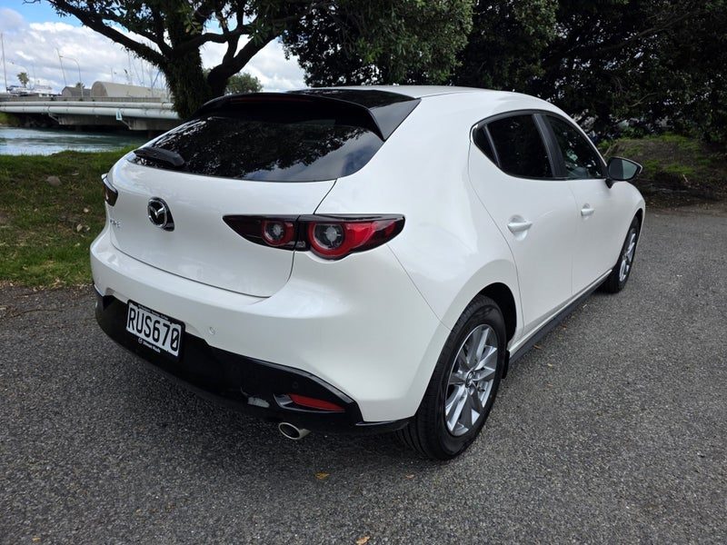 2026 Mazda 3 GSX Hatch, photo 2