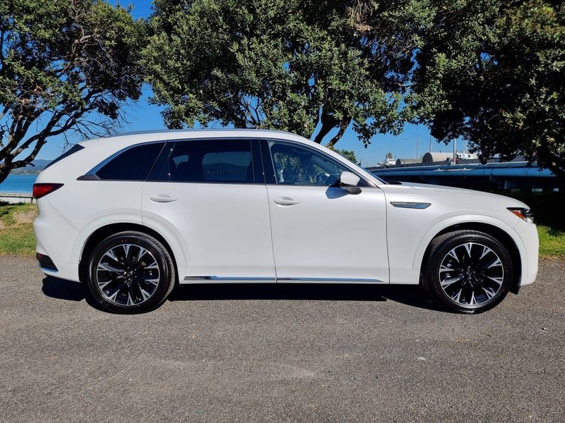 2026 Mazda CX-90 AWD TAKAMI 3.3L 8AT M HYBRID, photo 2